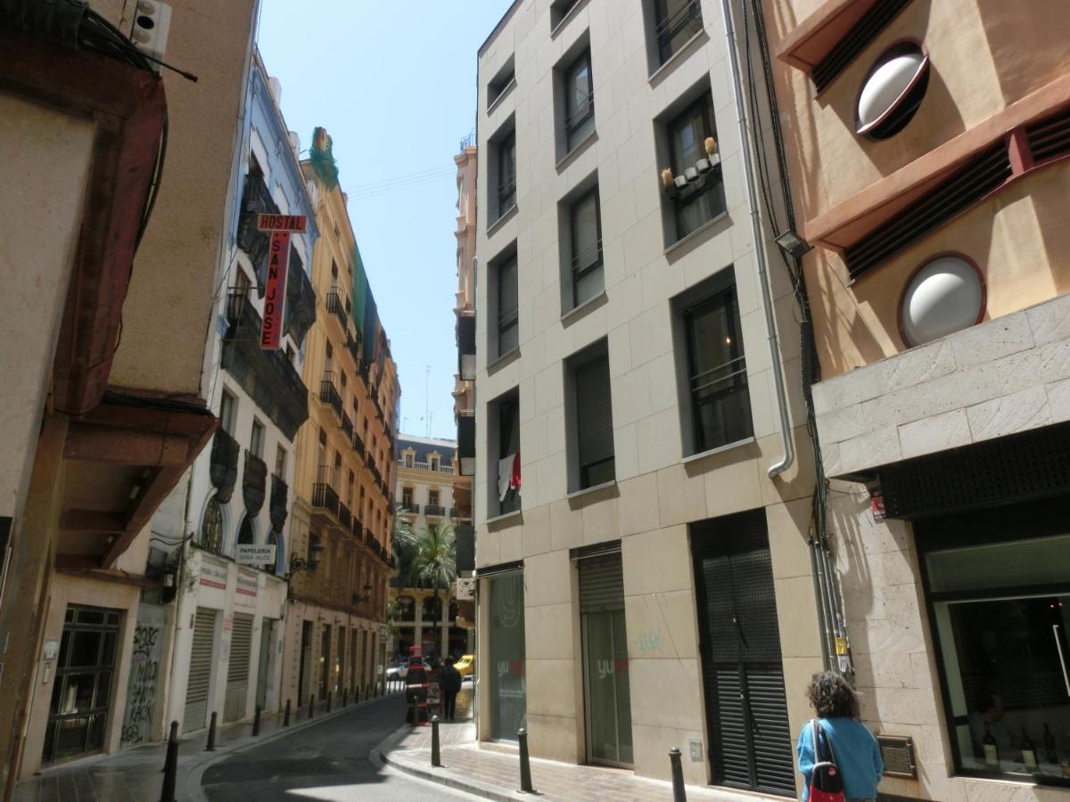 Total Valencia Apartment Bagian luar foto